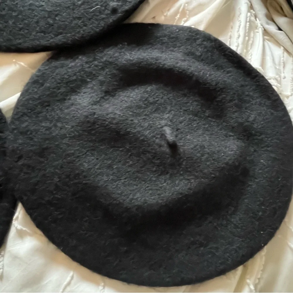 Classic Black Berets Set of 5 - Picture 6 of 8